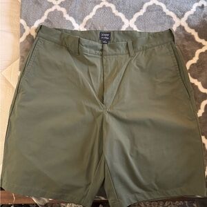 J. Crew Men's Olive Green Flat Front Shorts